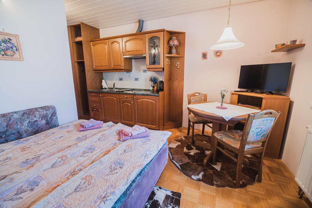 Homestay Kocka Zgornje Jezersko Exterior foto